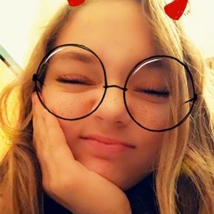 Meet your Posher, Hailey